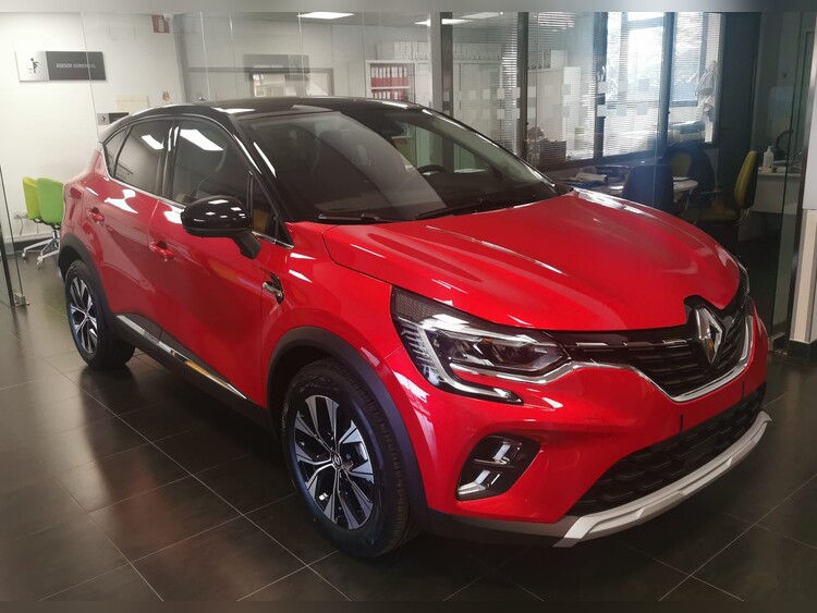 Renault Captur TECHNO 140CV MILD HYBRID foto 2